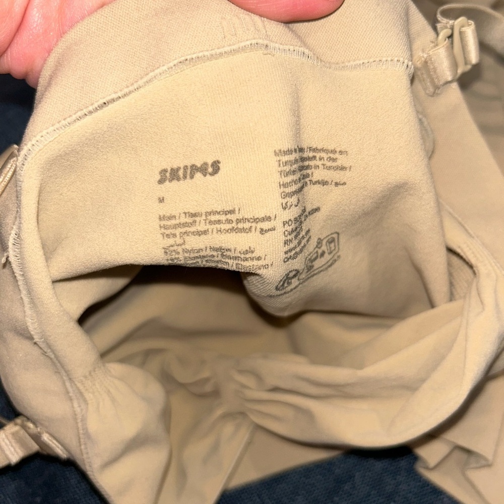 SKIMS Nude Strapless Bodysuit - Picture 3 of 3